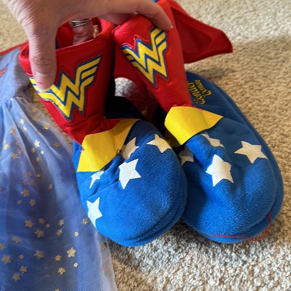 Wonder Woman bundle :) - Picture 2 of 4